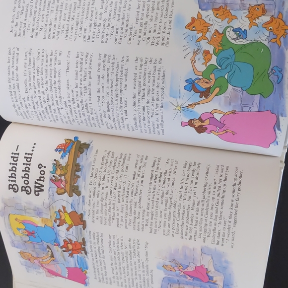 Vintage Disney's Wonderful World of Knowledge Year Book 1981 - Picture 11 of 12